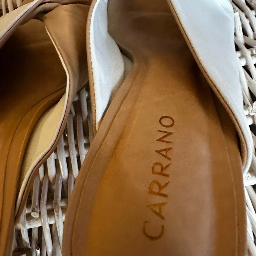Carrano Women's Elegant Cream and Tan Mules - Picture 5 of 10